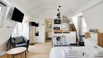 Fer et planche à repasser, Wi-Fi gratuit, draps fournis