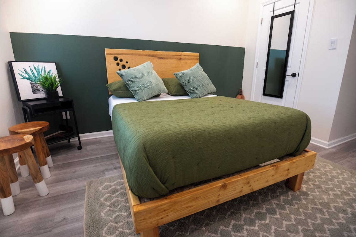 Classic Studio Suite, City View | Free WiFi, bed sheets