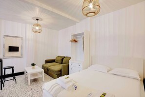 Desk, iron/ironing board, free WiFi, bed sheets