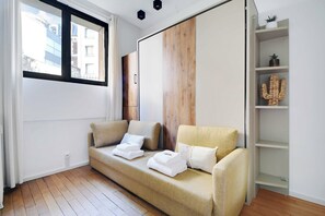 Smart TV, offices - Authentic studio - 2P - Plaine-Monceau (Paris)