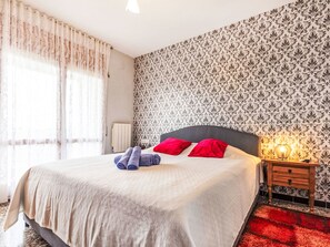 5 soverom, skrivebord og internettilgang