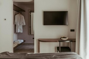 3 habitaciones y espacio para trabajar con laptop 