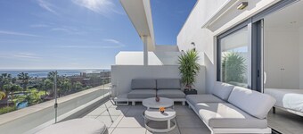 Luxury Penthouse with Seaview & Golf 5010