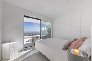 2 bedrooms, iron/ironing board, free WiFi, wheelchair access