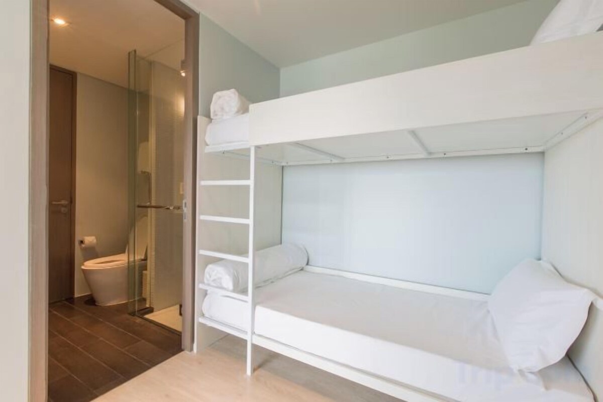 WiFi (free), bed sheets