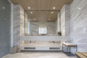 Premium Villa | Bathroom | Separate tub and shower