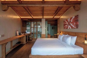 Hypo-allergenic bedding, minibar, in-room safe, individually furnished - The Pink Boutique Hotel (Da Lat)