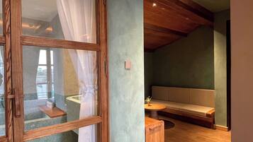 Executive Double Room, Balcony, City View | Living area | 45-inch flat-screen TV with cable channels