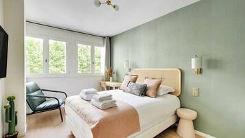 Skrivebord, strygejern/strygebræt, gratis Wi-Fi, sengetøj