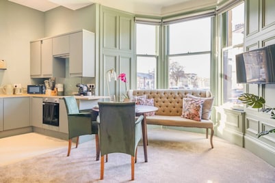B HOME STAY- Bliss Studio for 2 Nr Glasgow Airport