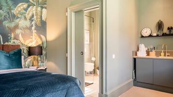 1 bedroom, desk, iron/ironing board, travel cot