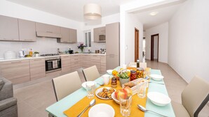 Dining - The Hillock South A11 (Marsalforn)