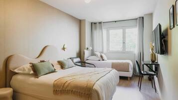 Skrivebord, strygejern/strygebræt, gratis Wi-Fi, sengetøj