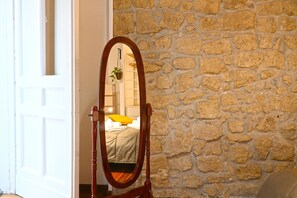 Appartamento Luxury, angolo cottura | 1 camera, ferro/asse da stiro, Wi-Fi gratuito