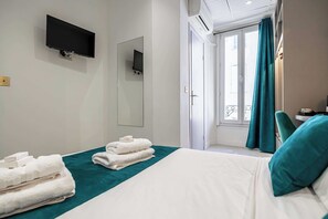 1 bedroom, travel cot, free WiFi, bed sheets