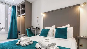 Unclassified image, 4 of 10, button - Avaton Hotel - Deluxe Room - Cannes Palais (Cannes)