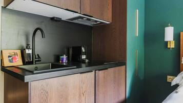 Fridge, microwave, stovetop, coffee/tea maker