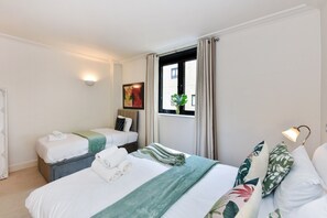 2 bedrooms, iron/ironing board, travel cot, free WiFi