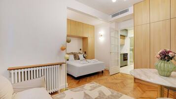 Strykjärn/strykbräda, wi-fi och sängkläder