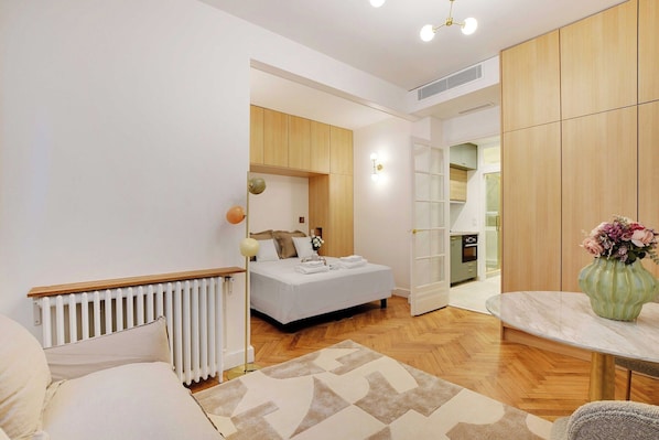 Bügeleisen/Bügelbrett, WLAN, Bettwäsche