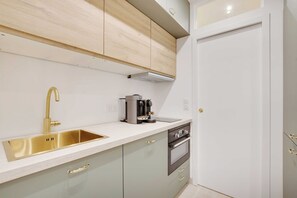 Fridge, oven, stovetop, dishwasher - Peaceful Chic Studio - 2P - Arc de Triomphe (Paris)