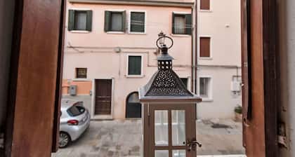 Beautiful private villa for 4 people with WIFI, A/C and TV