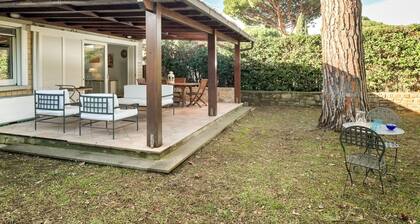 Atemberaubendes alleinstehendes Ferienhaus für 5 Leute mit TV, Terrasse und Haustiere erlaubt