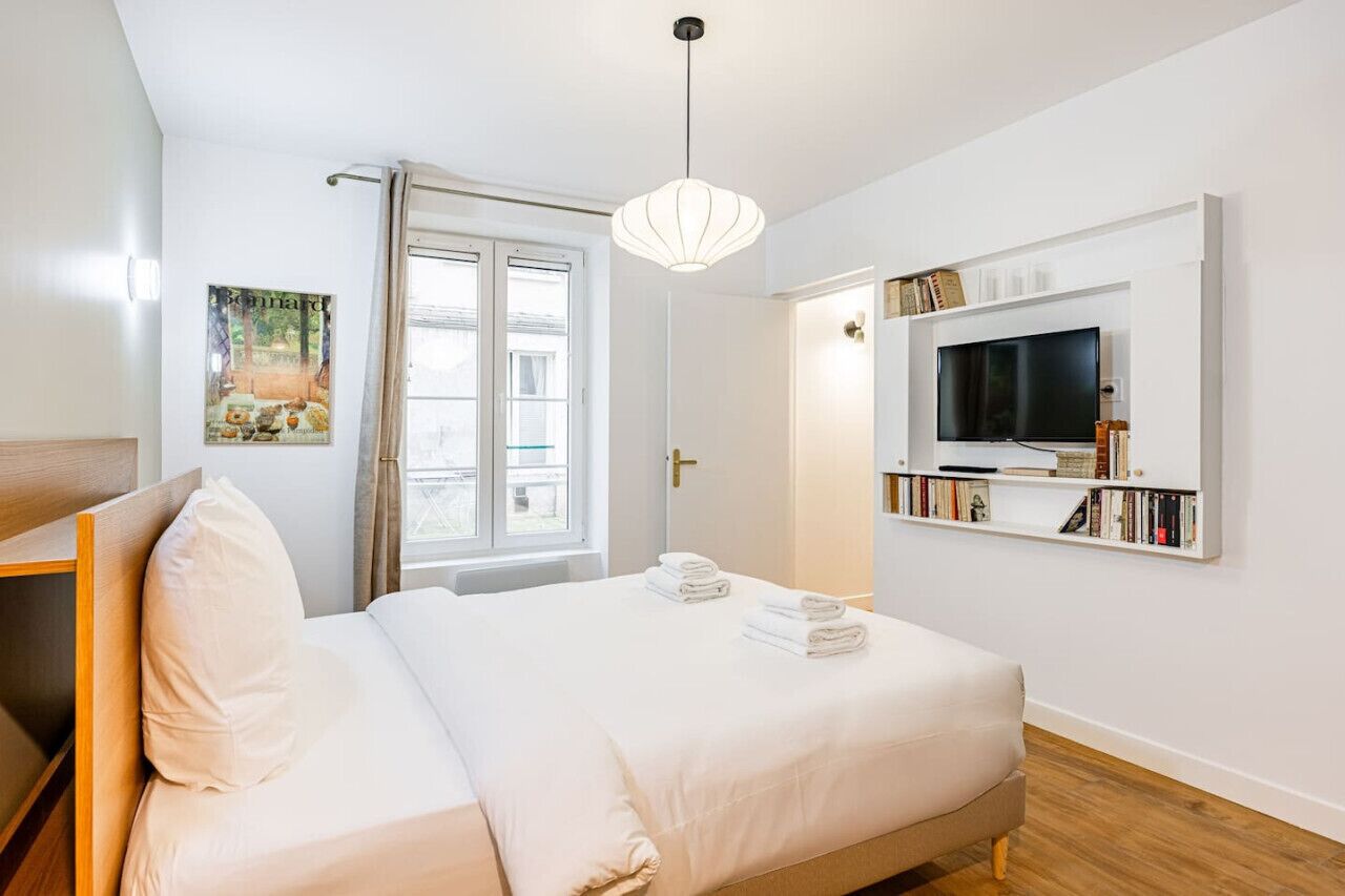 1 slaapkamer, een strijkplank/strijkijzer, reisbedje, wifi