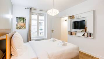 1 bedroom, iron/ironing board, travel crib, WiFi