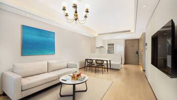 Family Suite, Multiple Beds, Kitchenette, City View