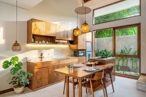 Deluxe Villa | Dining room - Chindaga Villa Canggu (Canggu)