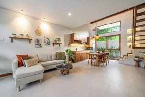 Deluxe Villa | Living area