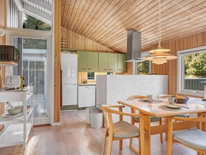 Fridge, microwave, dishwasher, cookware/dishes/utensils