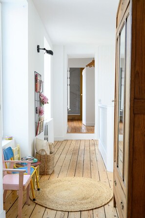 Children's area - Le Clos du Petit Saint Thomas - upmarket accommodation for up to 18 people (La Garnache)