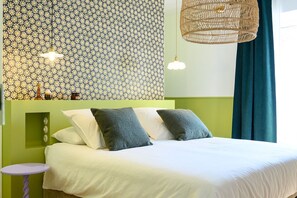6 habitaciones, tabla de planchar con plancha, wifi y ropa de cama