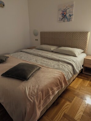 1 室のベッドルーム、WiFi、ベッドシーツ