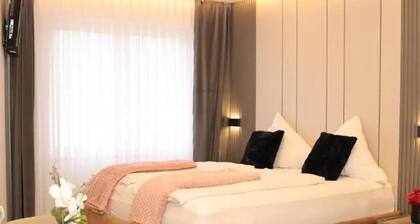 Hotel Hafez - Deluxe double room with balcony