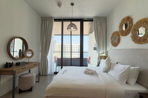 2 slaapkamers, een strijkplank/strijkijzer, reisbedje, wifi