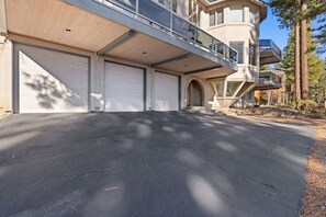 Exterior - 90s Tahoe Time Capsule (Incline Village)
