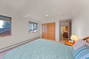 4 bedrooms, desk, free WiFi, bed sheets - 90s Tahoe Time Capsule (Incline Village)