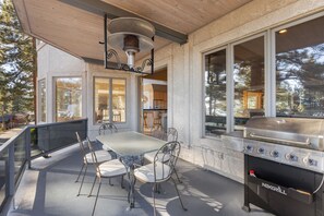 Outdoor dining - 90s Tahoe Time Capsule (Incline Village)