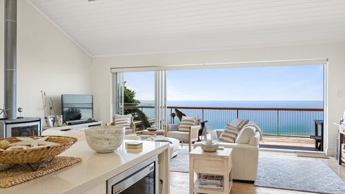 Clifton - Coastal Views by HolidayCo.