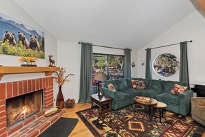 Fernseher, Kamin