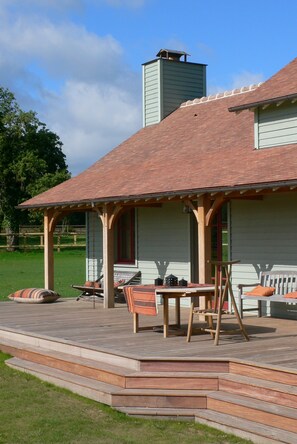 Outdoor dining - Dream house in the most charming Normandy (Saint-Hymer)