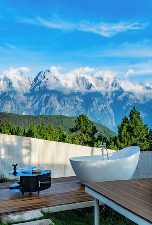 Slippers. Shangri-La ManXinYu Frozen Dream Forest