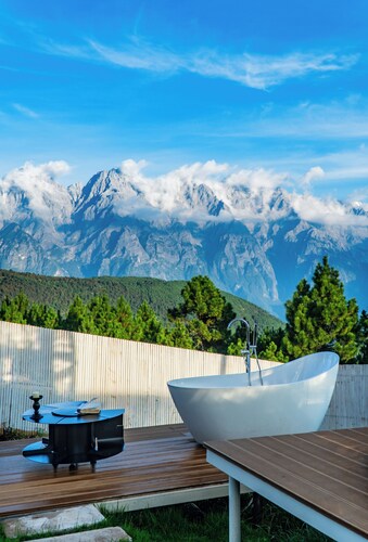 Shangri-La ManXinYu Frozen Dream Forest