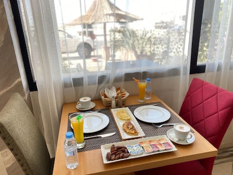 Desayuno continental incluido todos los días