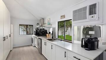 Frigorifero, microonde, forno, tostapane