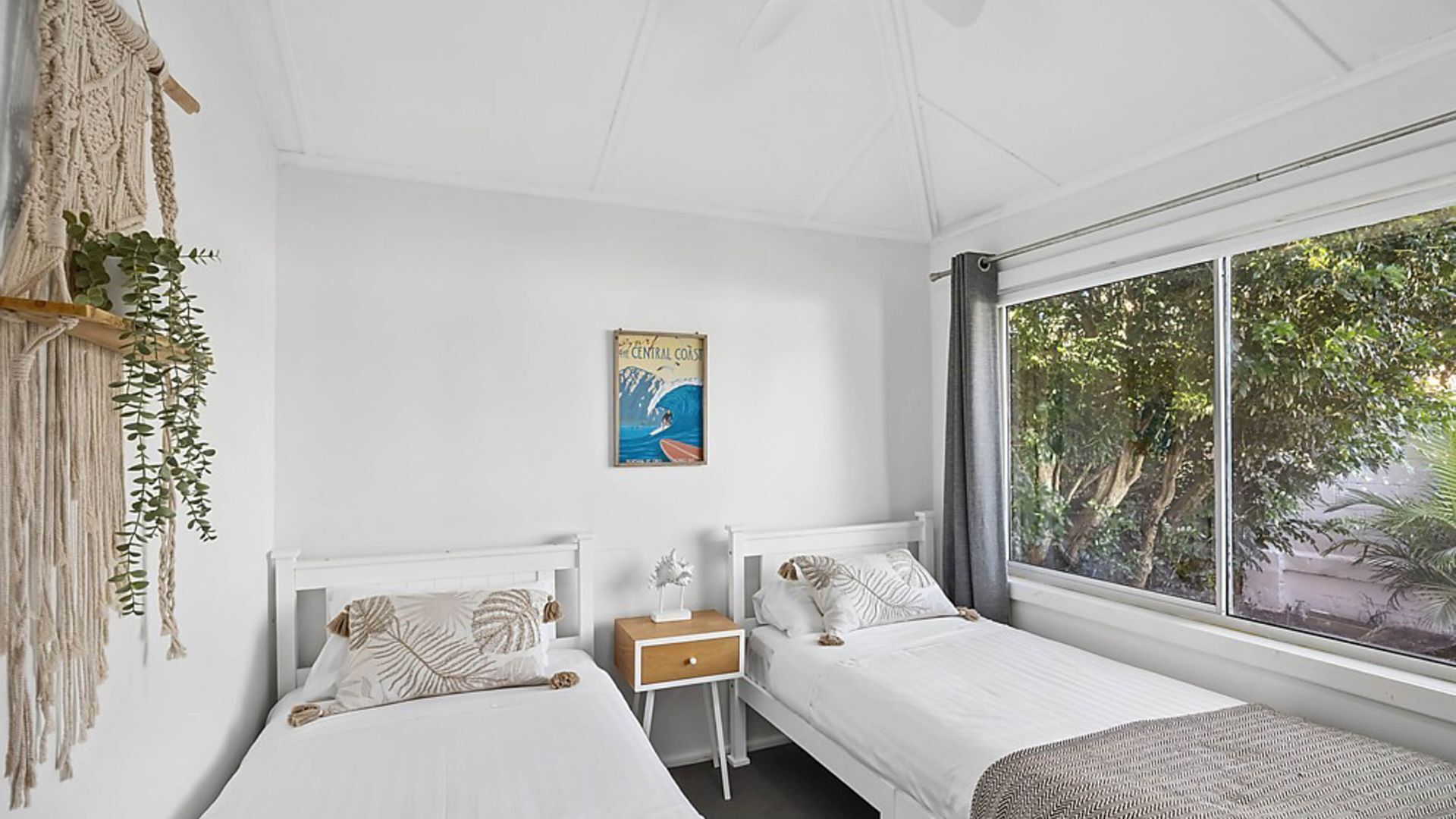 4 bedrooms, WiFi, bed sheets