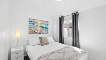 4 bedrooms, WiFi, bed sheets